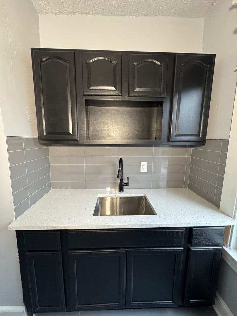 New Haven Apartment: 15 Downes