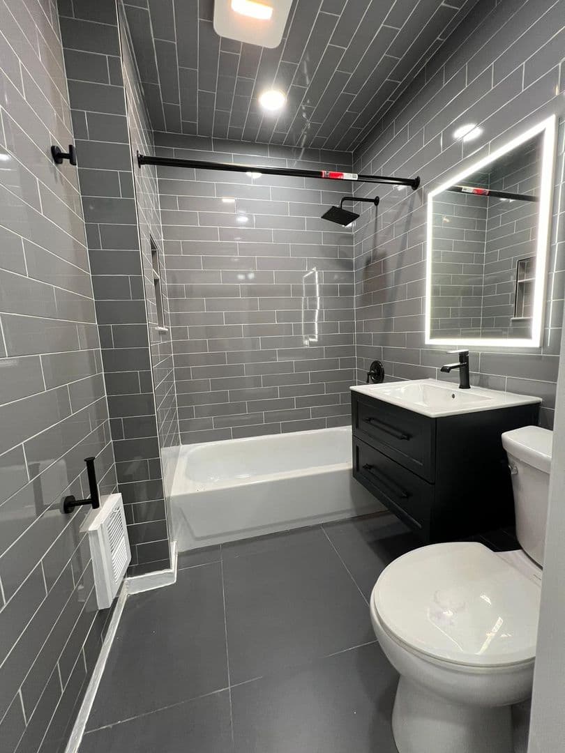 New Haven Apartment: 423 Shelton Ave