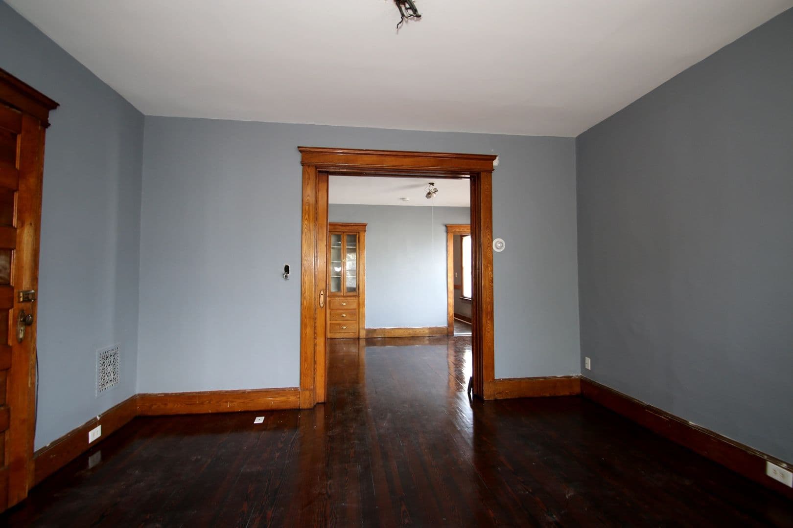 New Haven Apartment: 192 Chatham, 2nd Fl