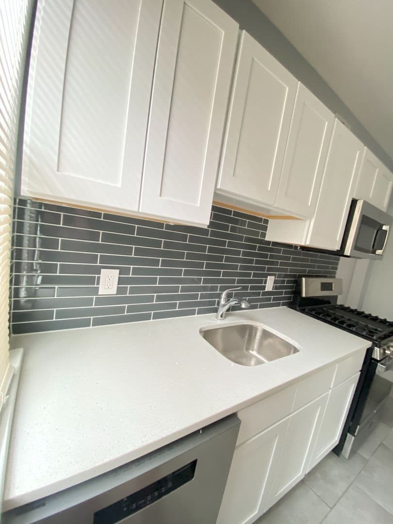 New Haven Apartment: 506 Ferry St