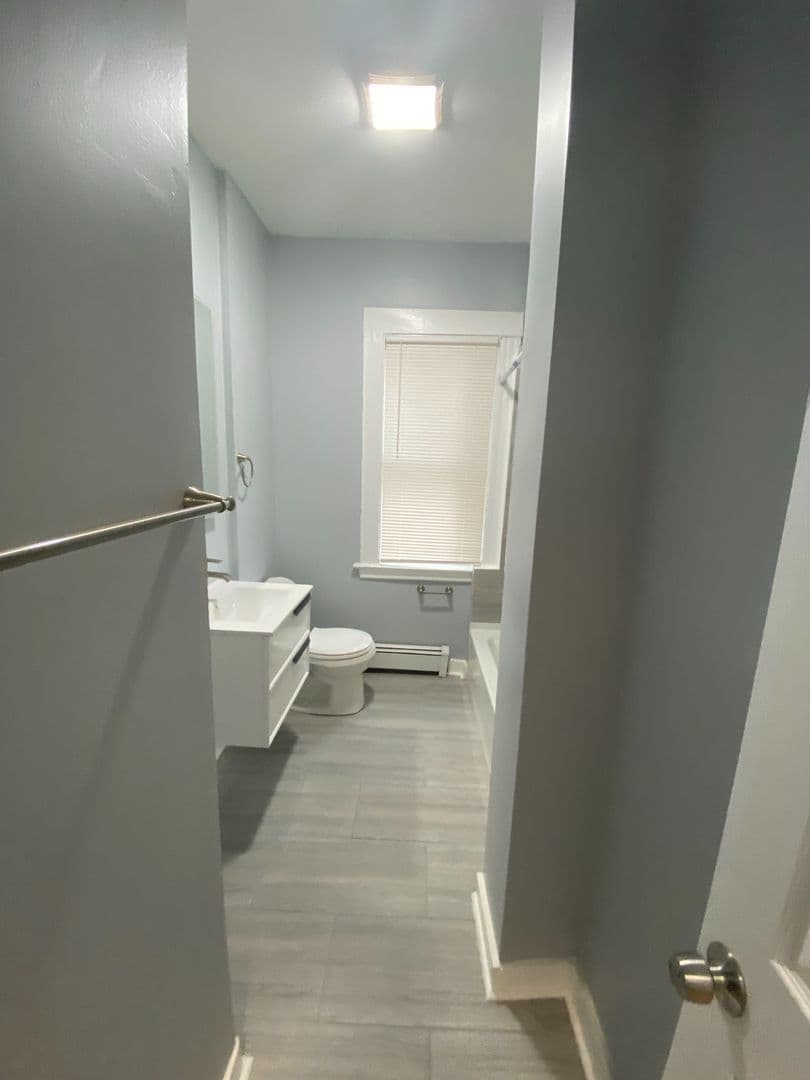 New Haven Apartment: 506 Ferry St