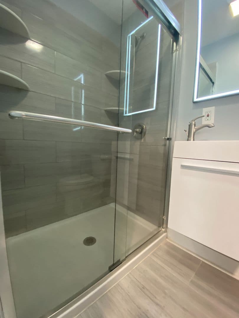 New Haven Apartment: 506 Ferry St