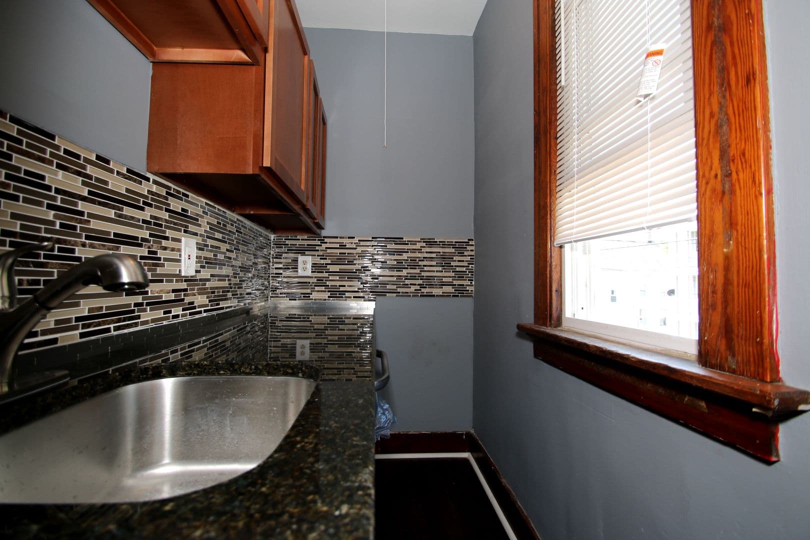 New Haven Apartment: 192 Chatham, 2nd Fl