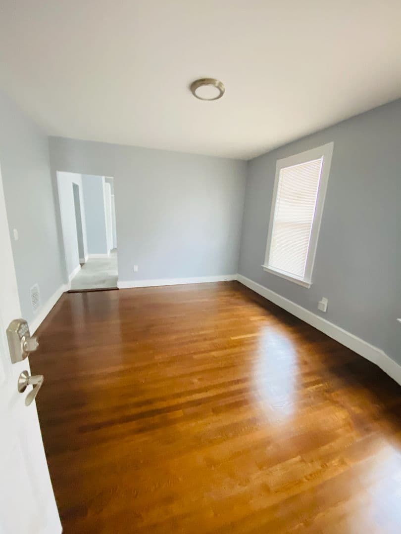 New Haven Apartment: 506 Ferry St