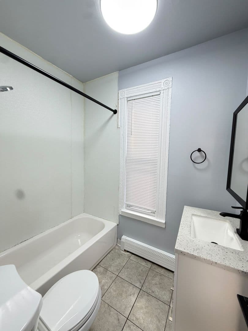 New Haven Apartment: 35 Farren Ave.