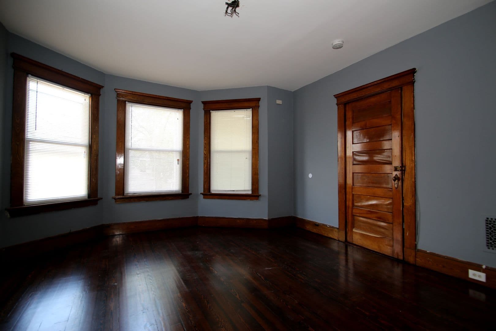 New Haven Apartment: 192 Chatham, 2nd Fl