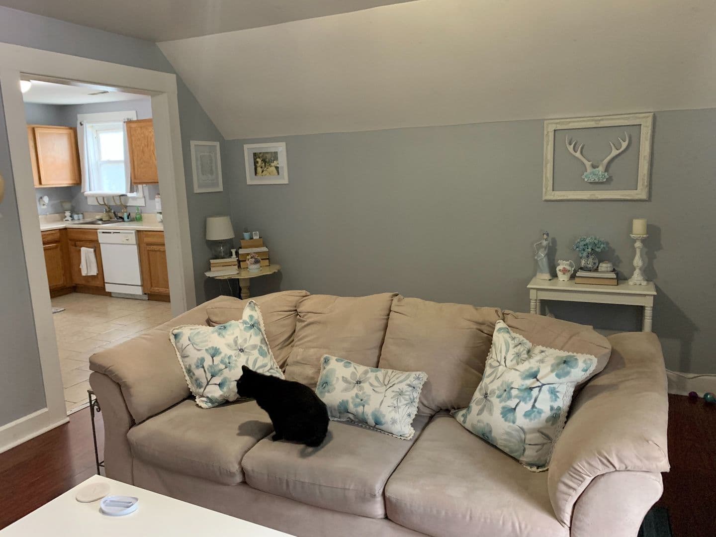 New Haven Apartment: 27 Harding Pl.