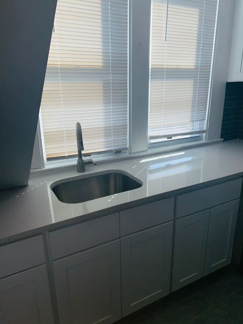 New Haven Apartment: 30 Rowe