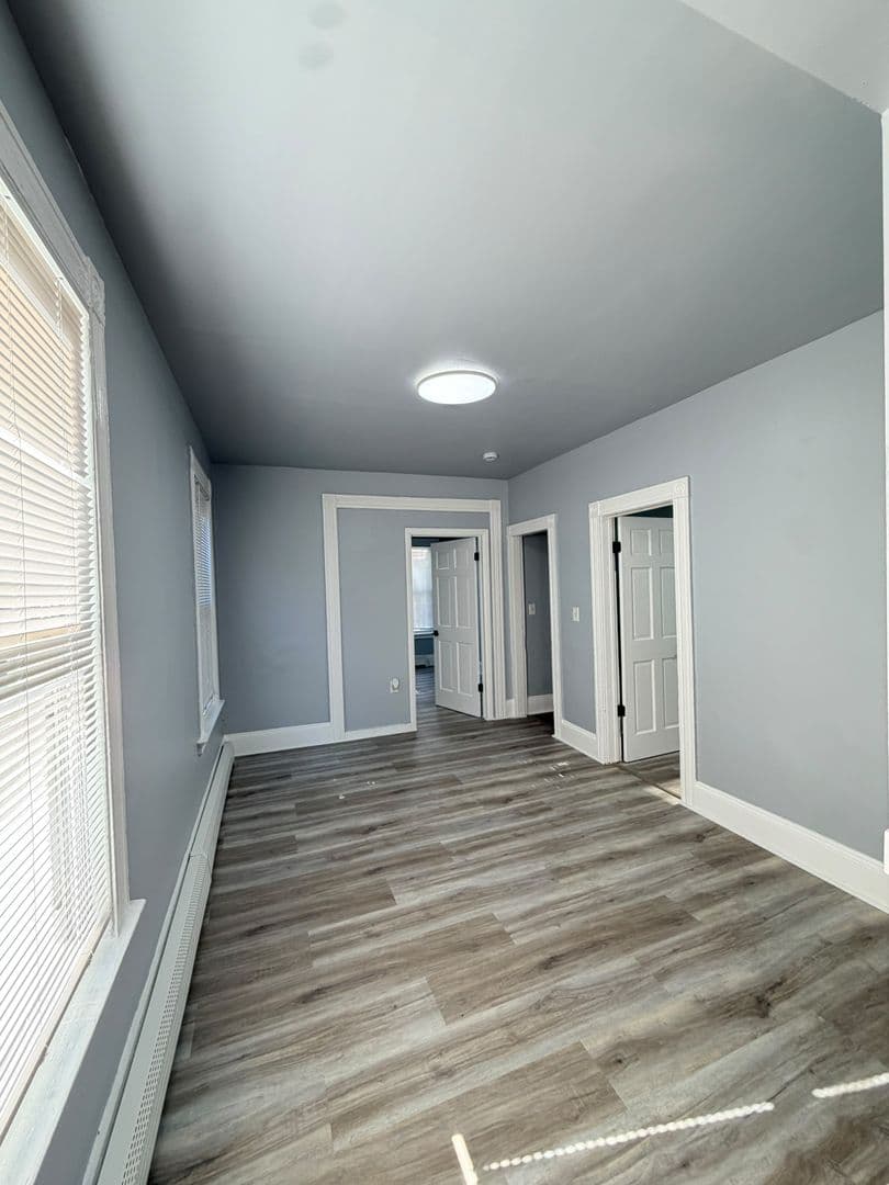New Haven Apartment: 35 Farren Ave.