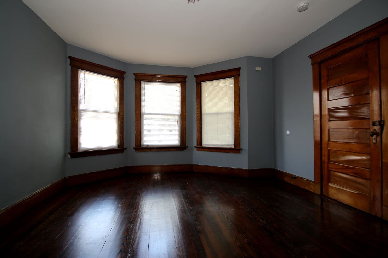 New Haven Apartment: 192 Chatham, 2nd Fl