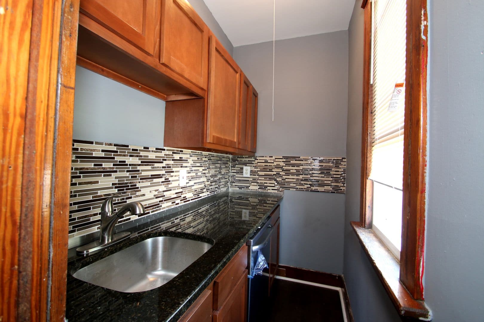 New Haven Apartment: 192 Chatham, 2nd Fl