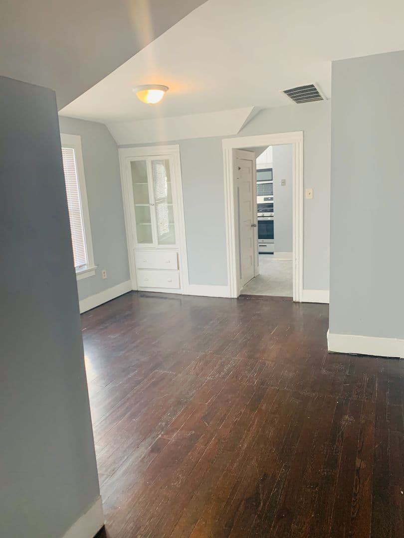 New Haven Apartment: 30 Rowe