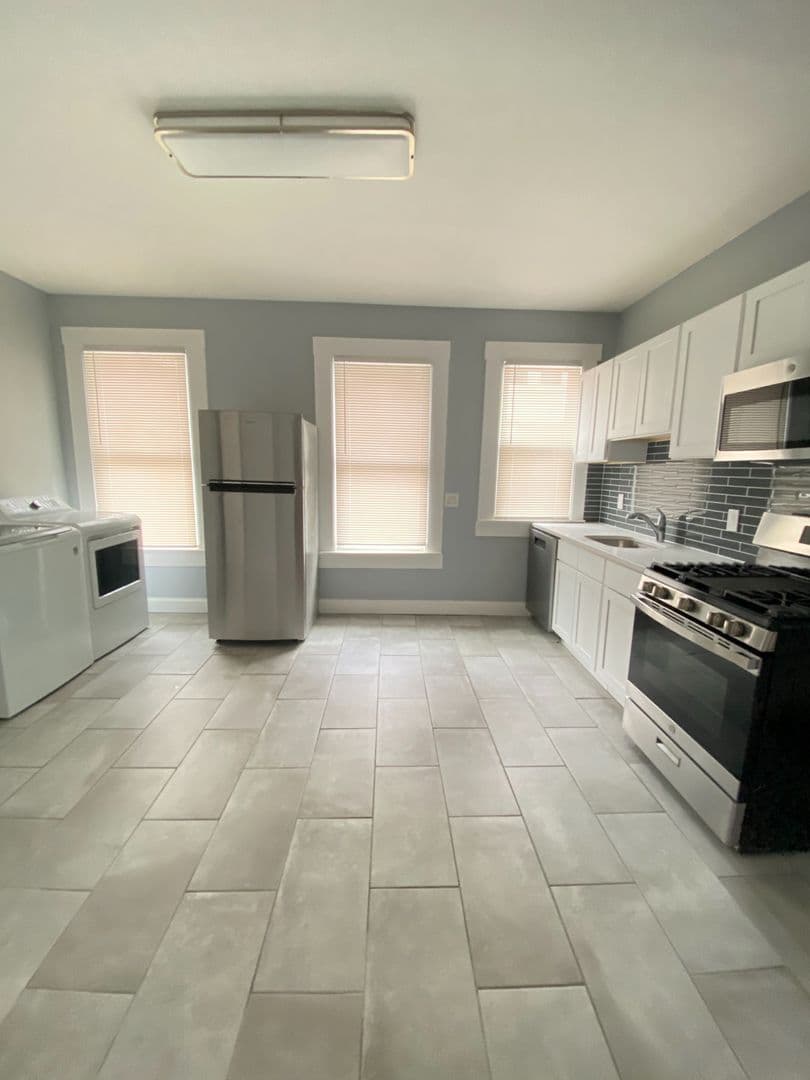 New Haven Apartment: 506 Ferry St
