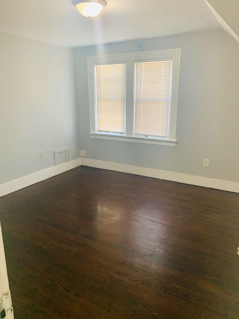 New Haven Apartment: 30 Rowe