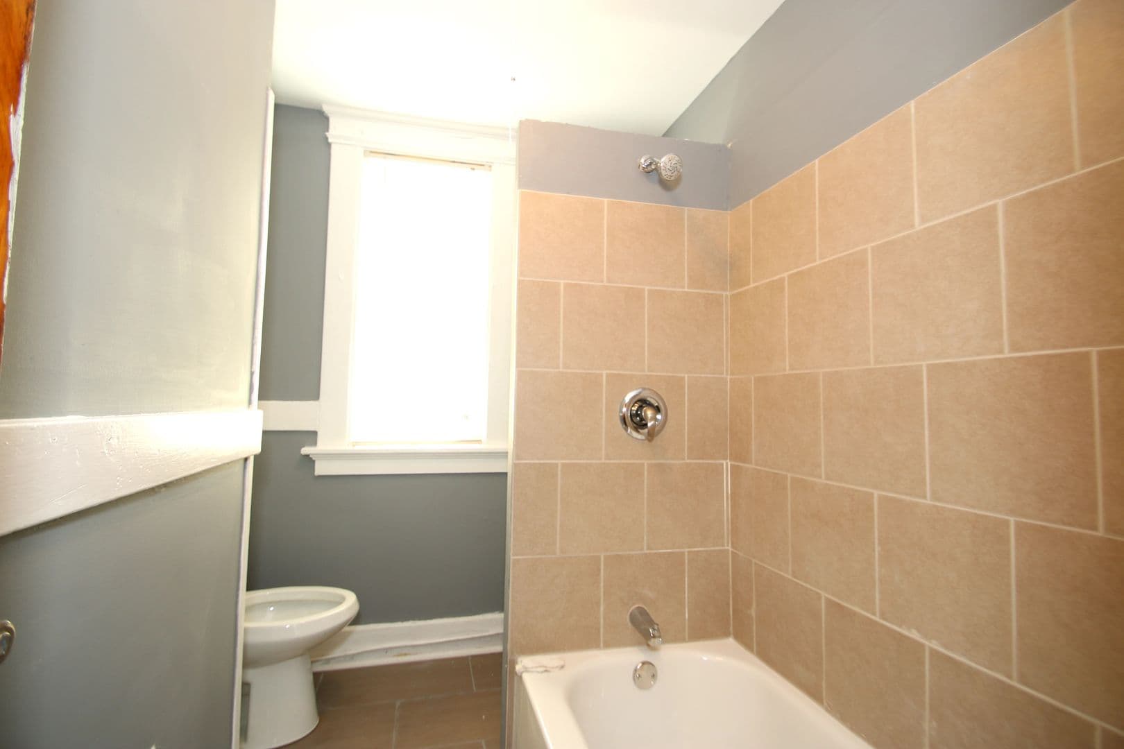 New Haven Apartment: 192 Chatham, 2nd Fl
