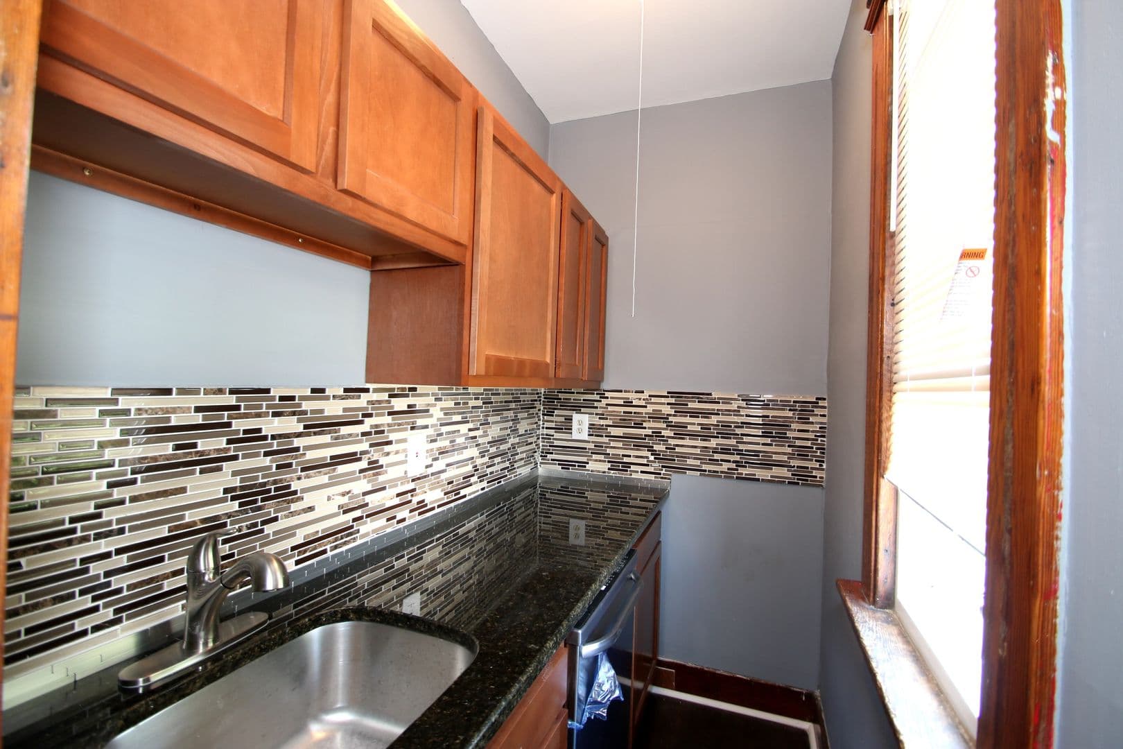 New Haven Apartment: 192 Chatham, 2nd Fl