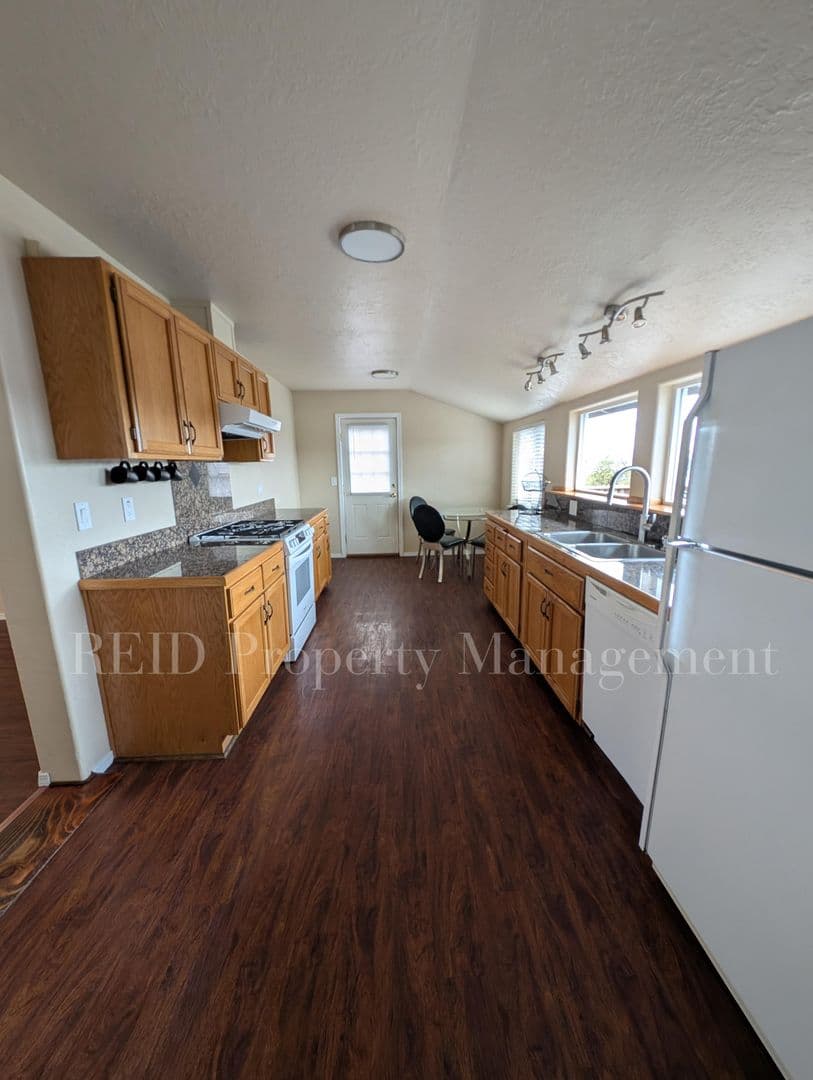 Bremerton House: 657 Pleasant Ave