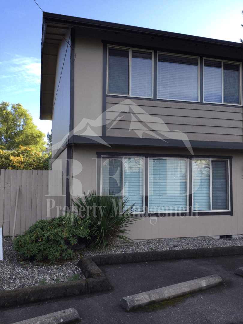 Bremerton Townhome: 2609 25th Street