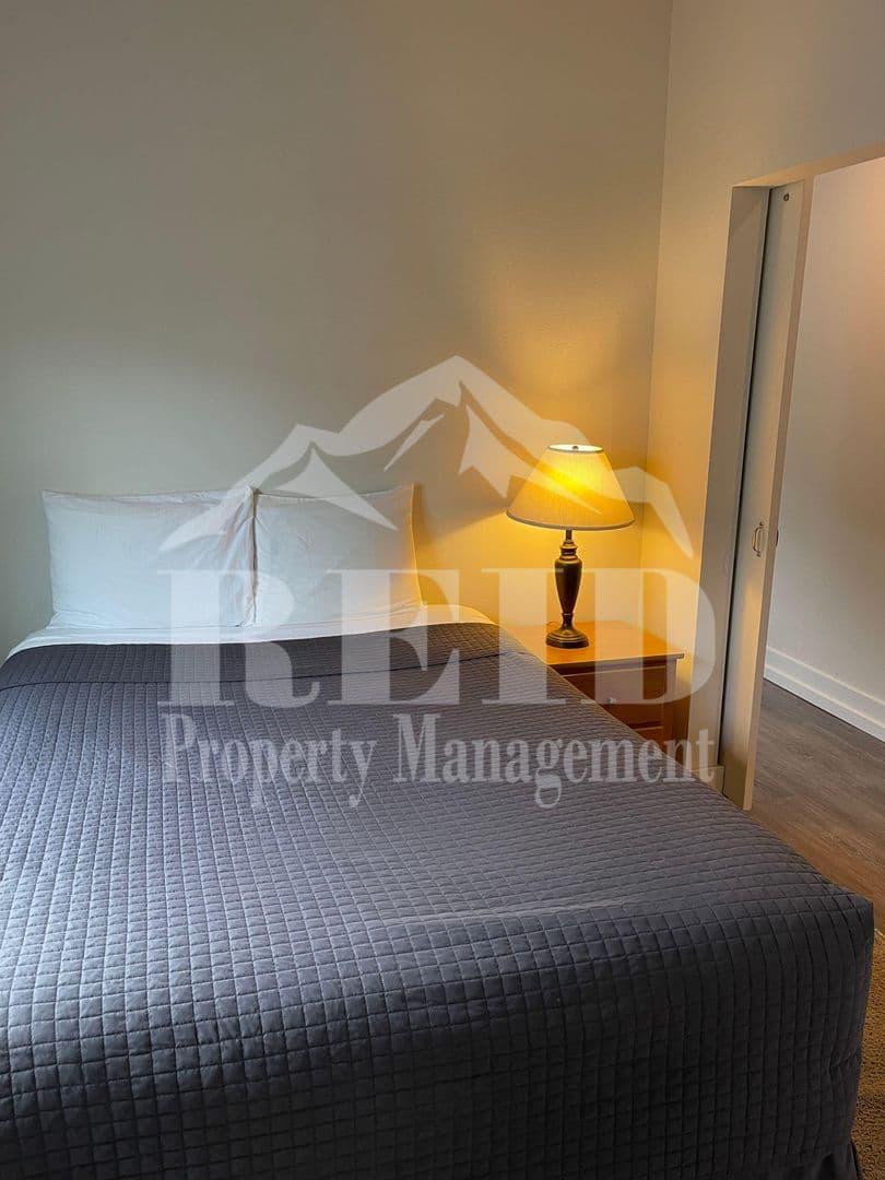 Bremerton House: 602 4th Street, Unit 2A