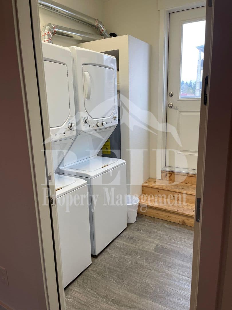 Bremerton House: 602 4th Street, Unit 2A