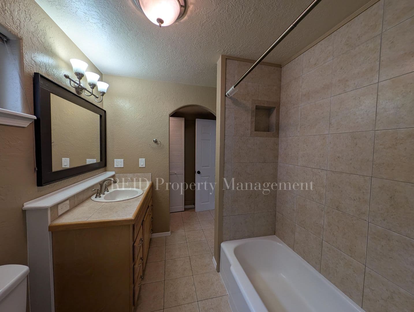 Bremerton House: 657 Pleasant Ave