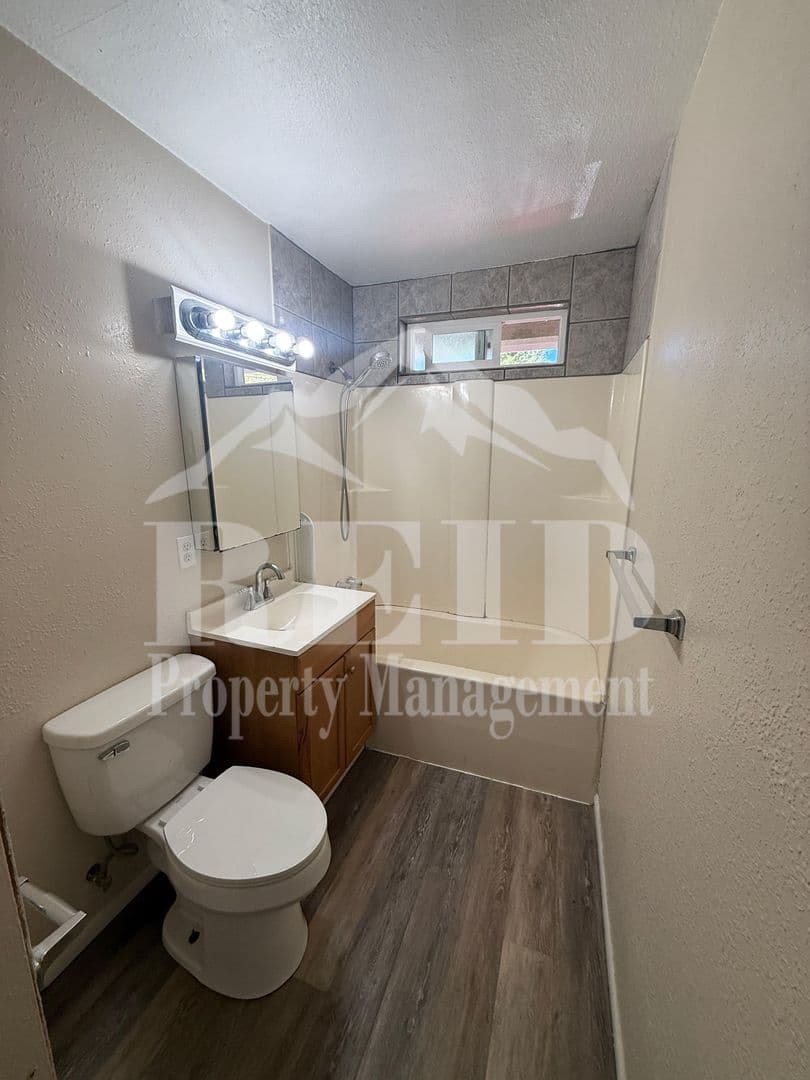 Bremerton House: 324 Willow St