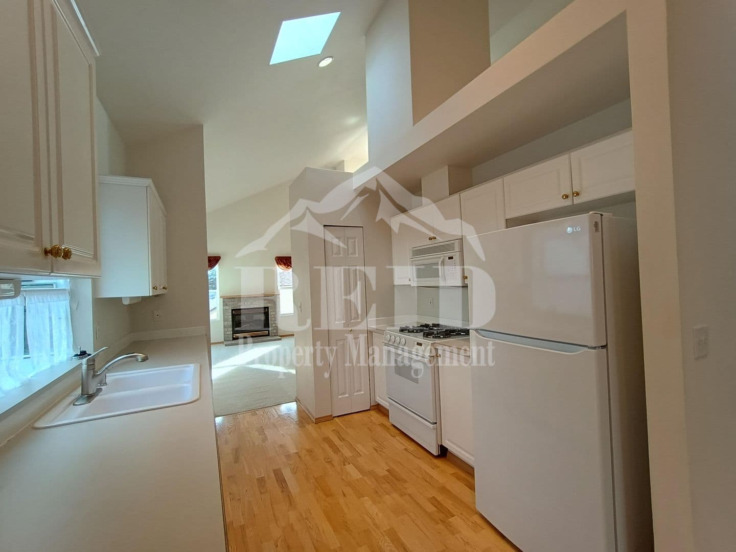 Silverdale House: 9758 Ebbtide Lane