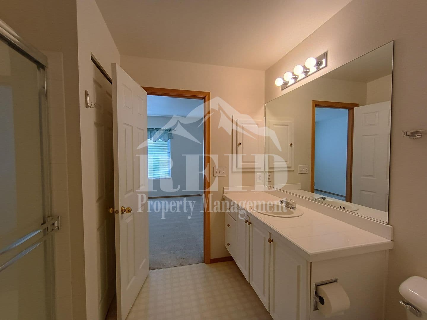 Silverdale House: 9758 Ebbtide Lane