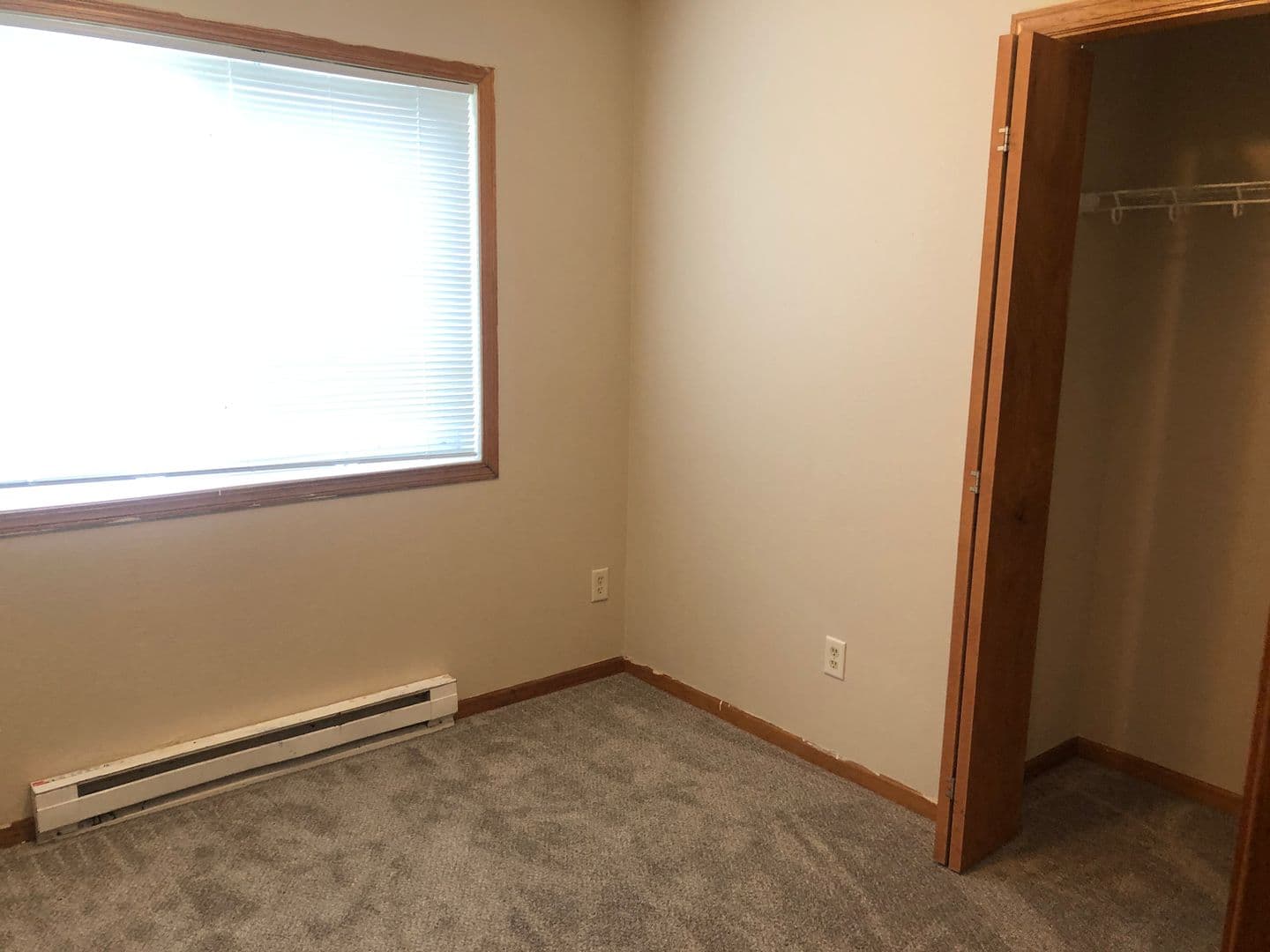 Minneapolis Apartment: 1030 Knox Ave N