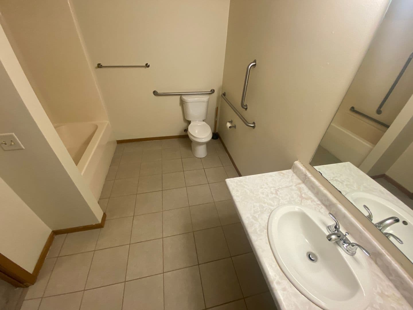 Shakopee House: 1269 Taylor St #2