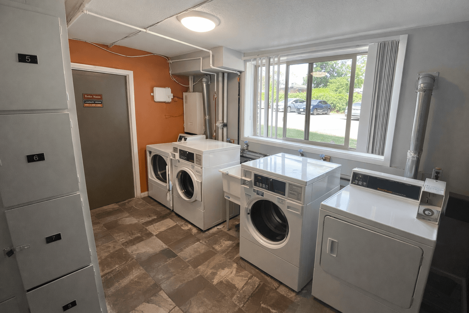 New Hope Apartment: 7104 36th Ave N