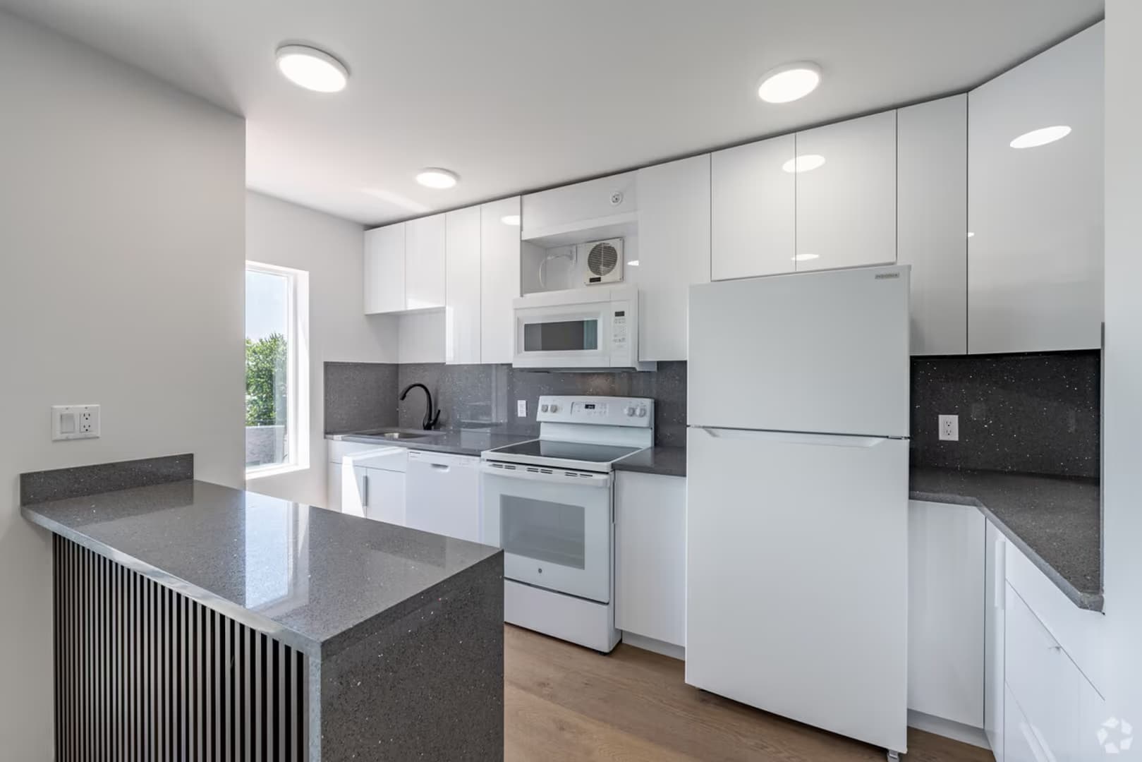 Minneapolis Apartment: 2944 17th Ave South