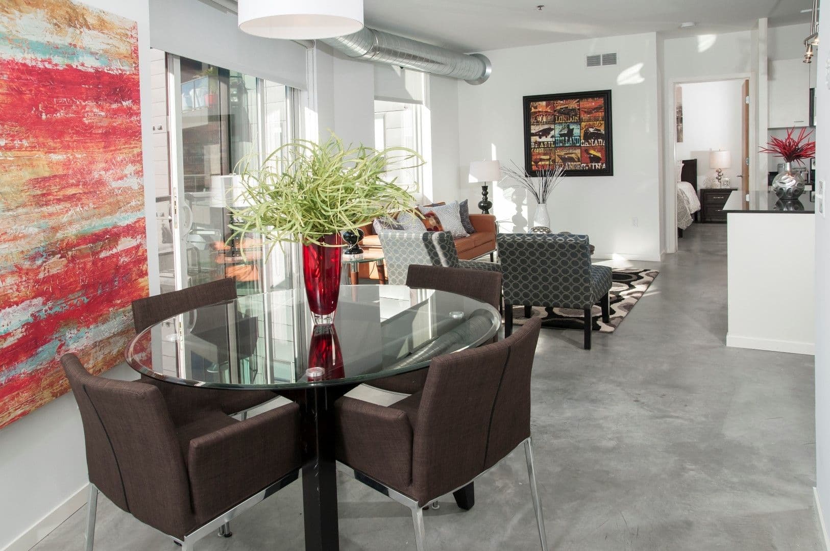 Minneapolis Apartment: 915 Washington Ave N