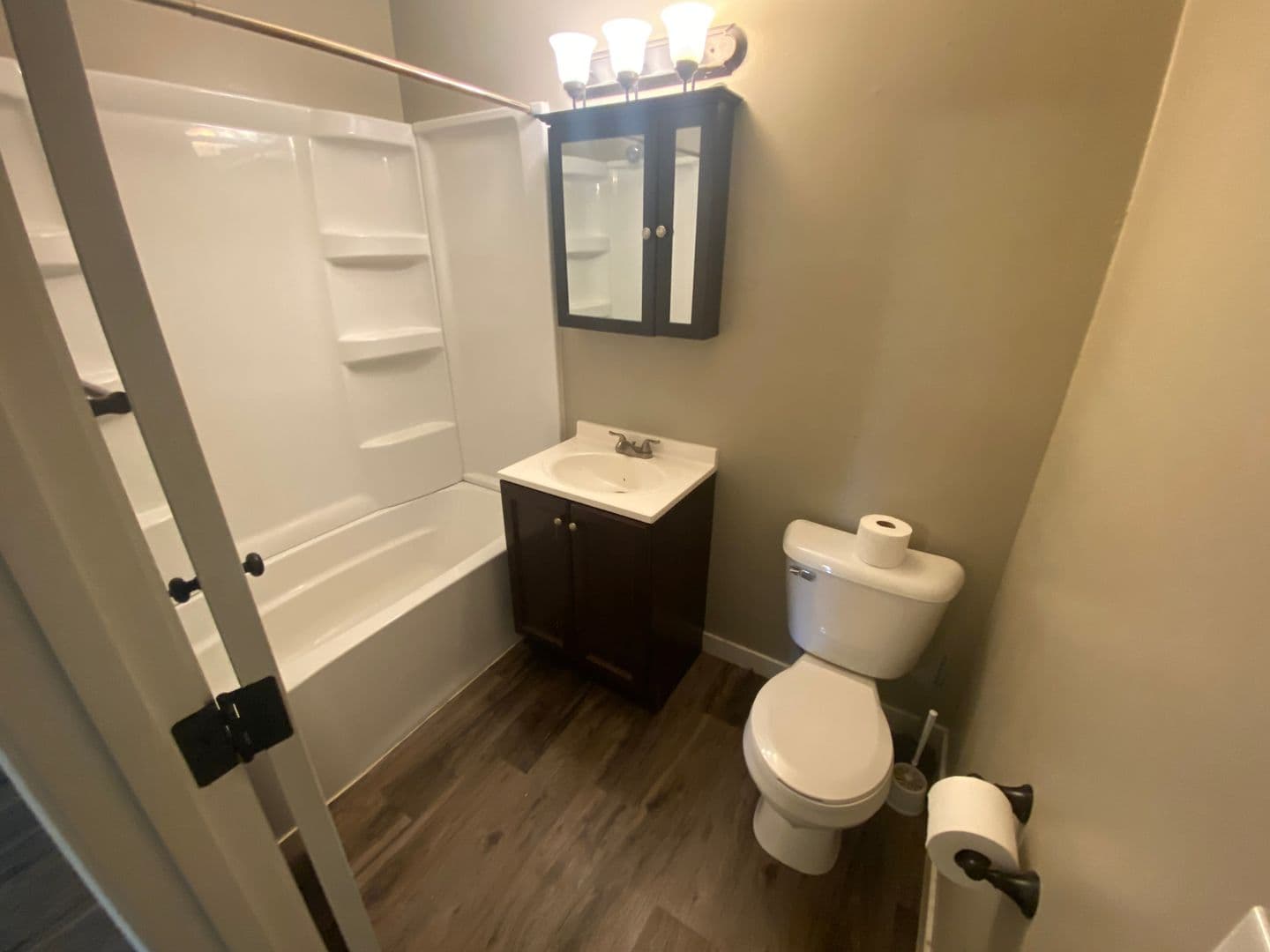 New Hope Apartment: 7104 36th Ave N