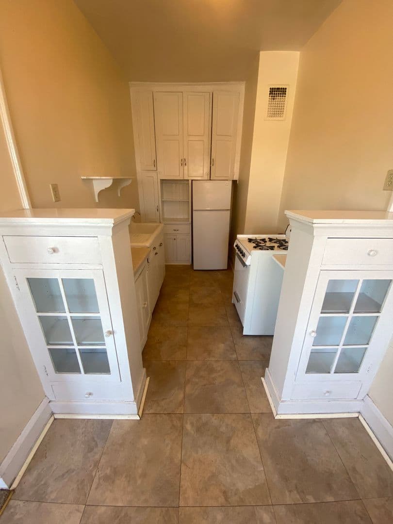 Minneapolis Apartment: 230 Oak Grove Street