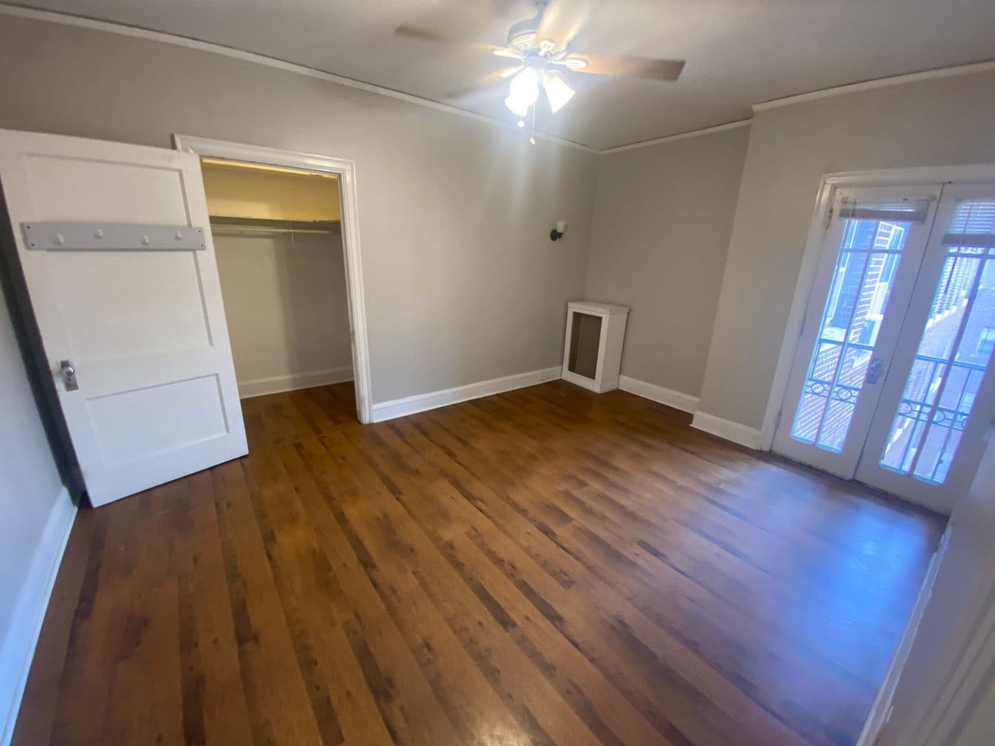 Minneapolis Apartment: 230 Oak Grove Street