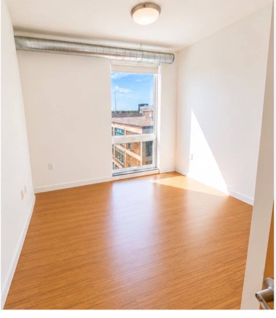 Minneapolis Apartment: 915 Washington Ave N