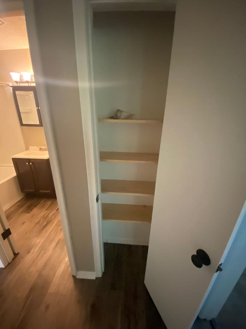 New Hope Apartment: 7104 36th Ave N