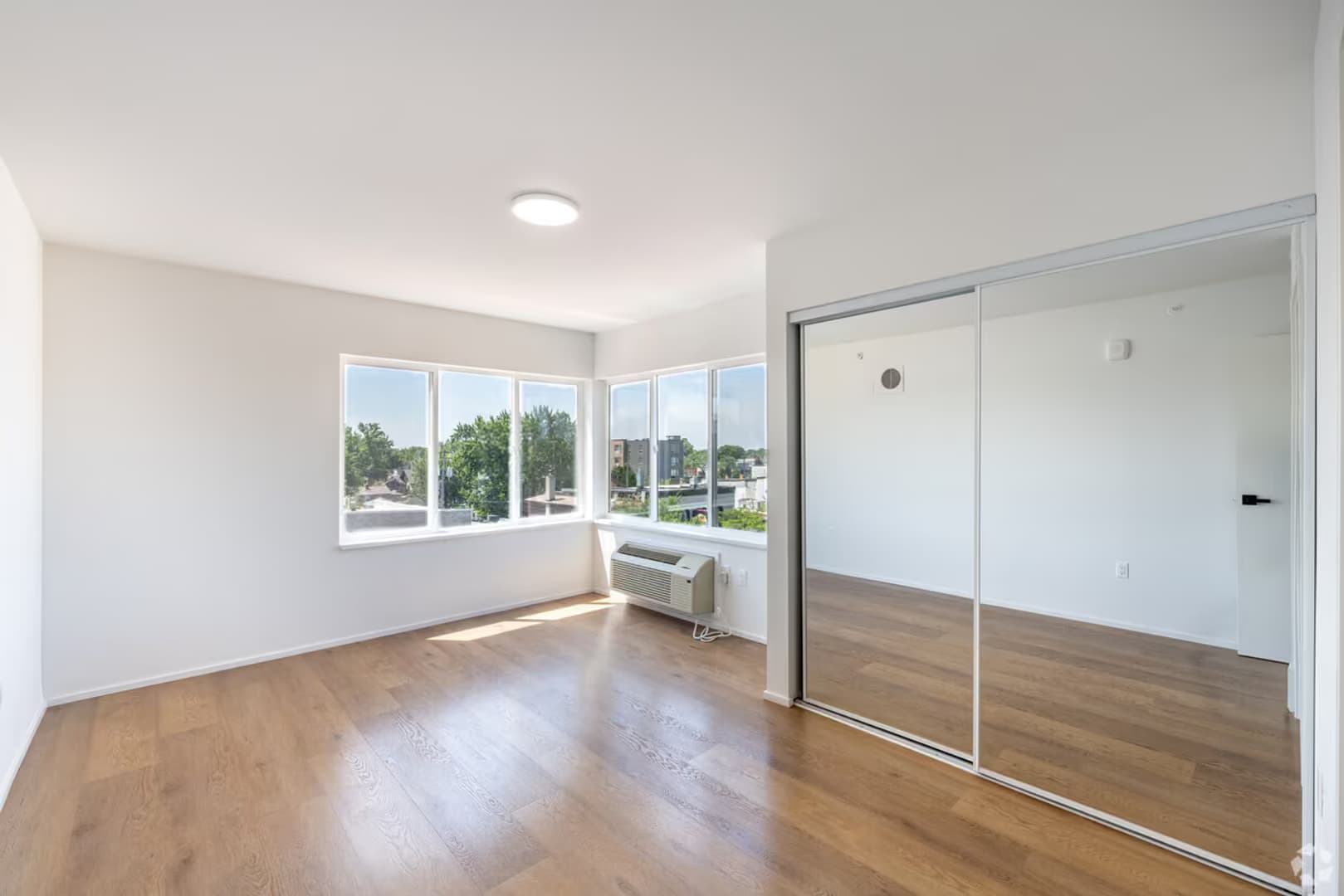 Minneapolis Apartment: 2944 17th Ave South