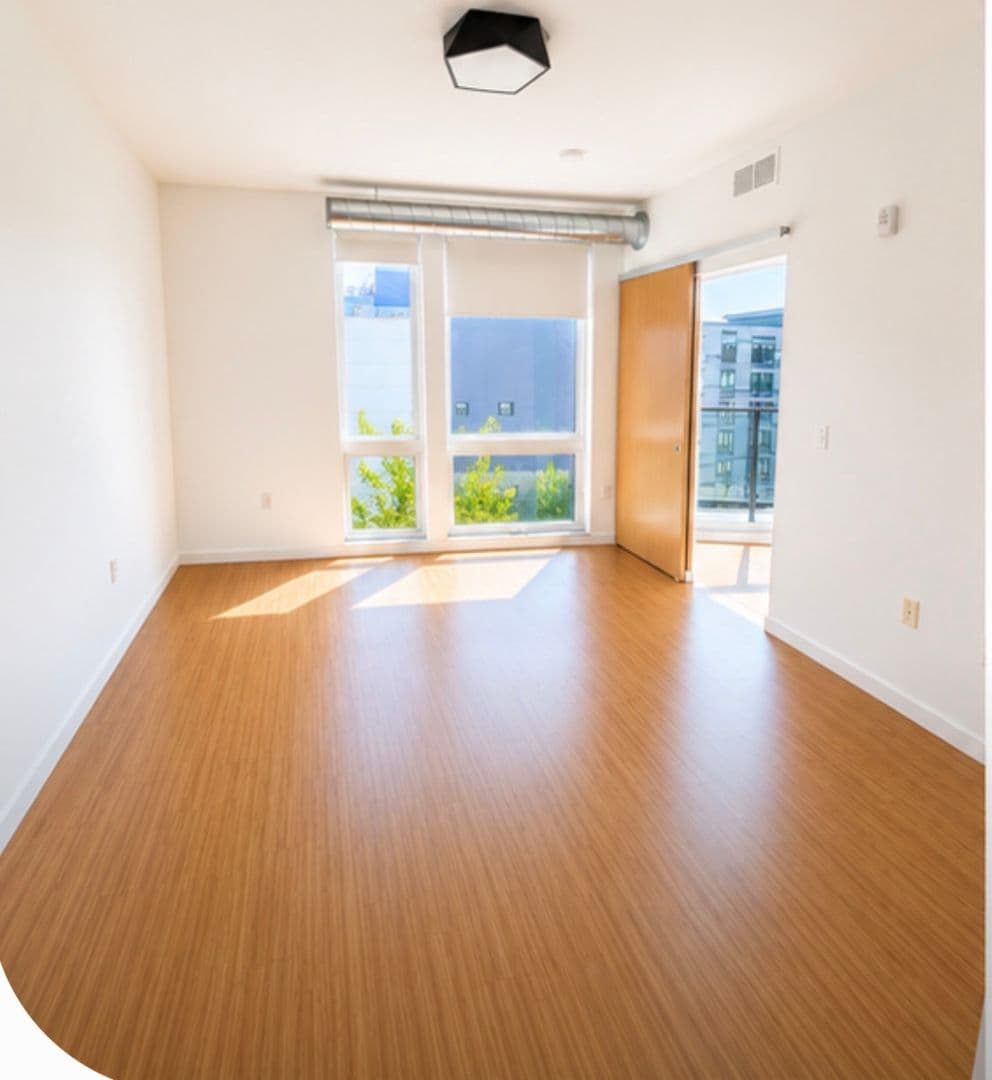 Minneapolis Apartment: 915 Washington Ave N