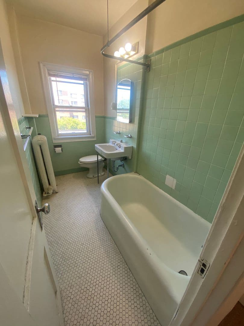 Minneapolis Apartment: 230 Oak Grove Street
