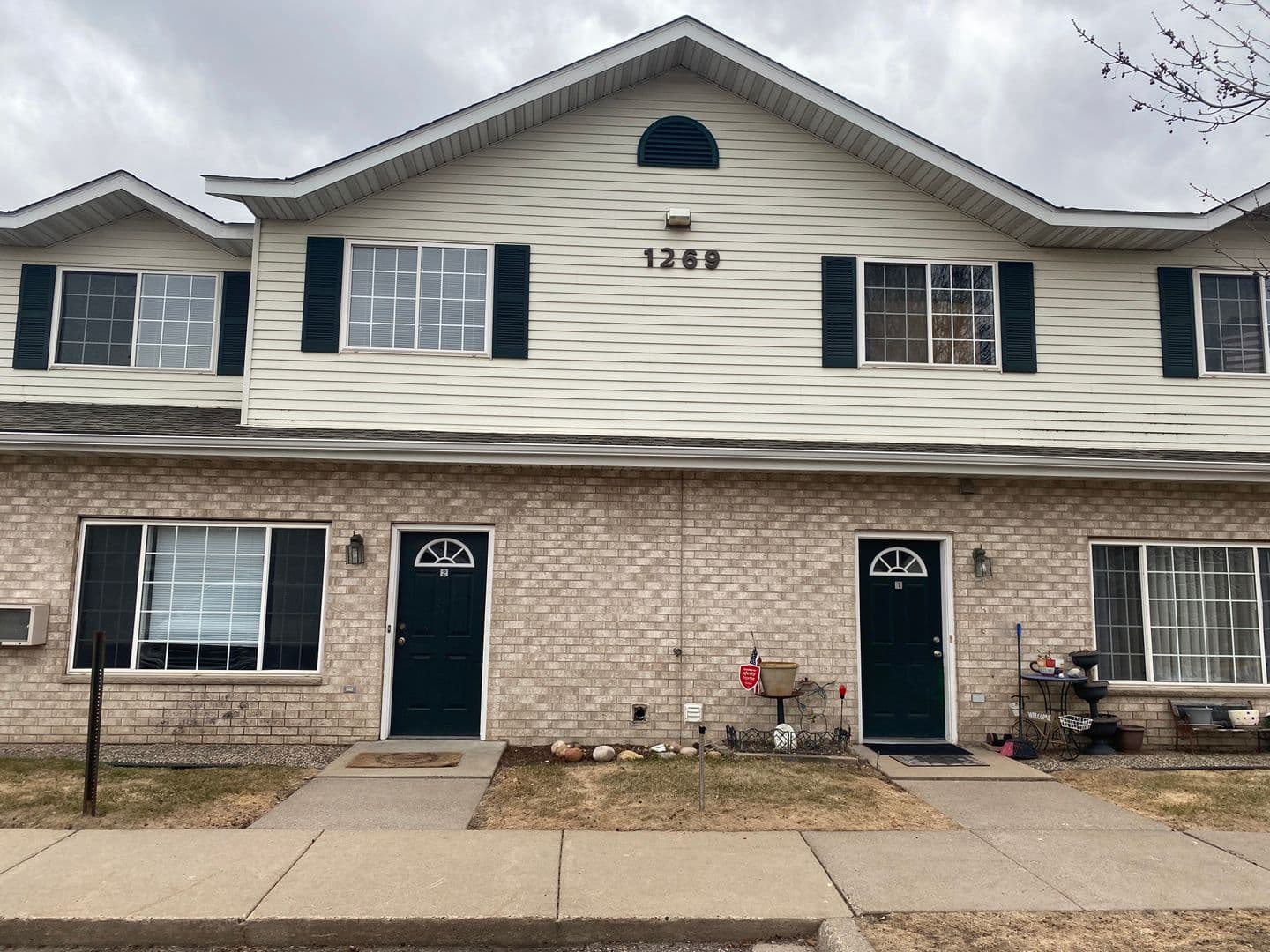 Shakopee House: 1269 Taylor St #2