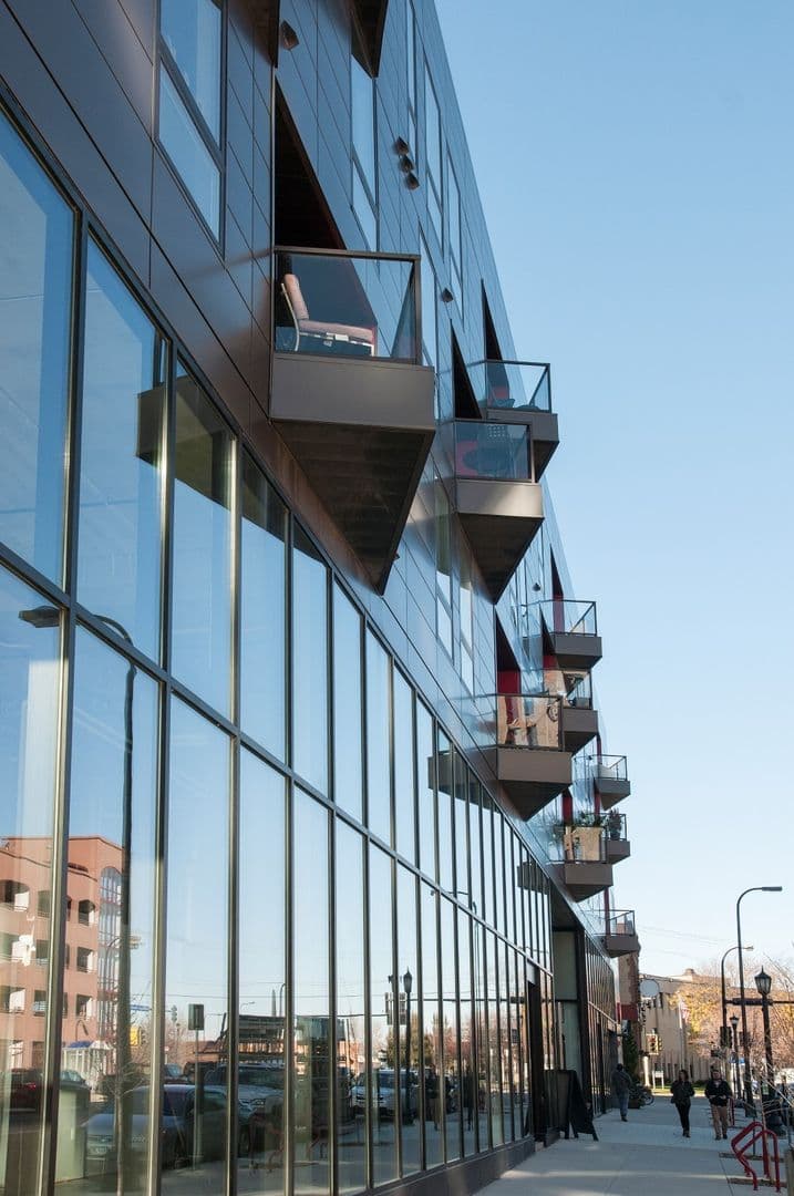 Minneapolis Apartment: 915 Washington Ave N
