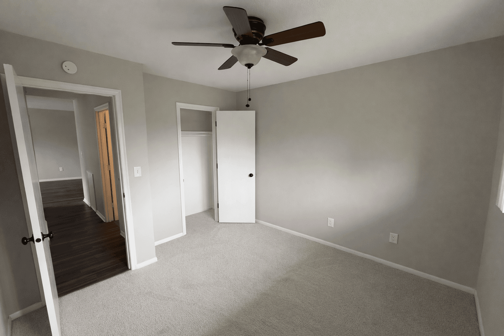 New Hope Apartment: 7104 36th Ave N
