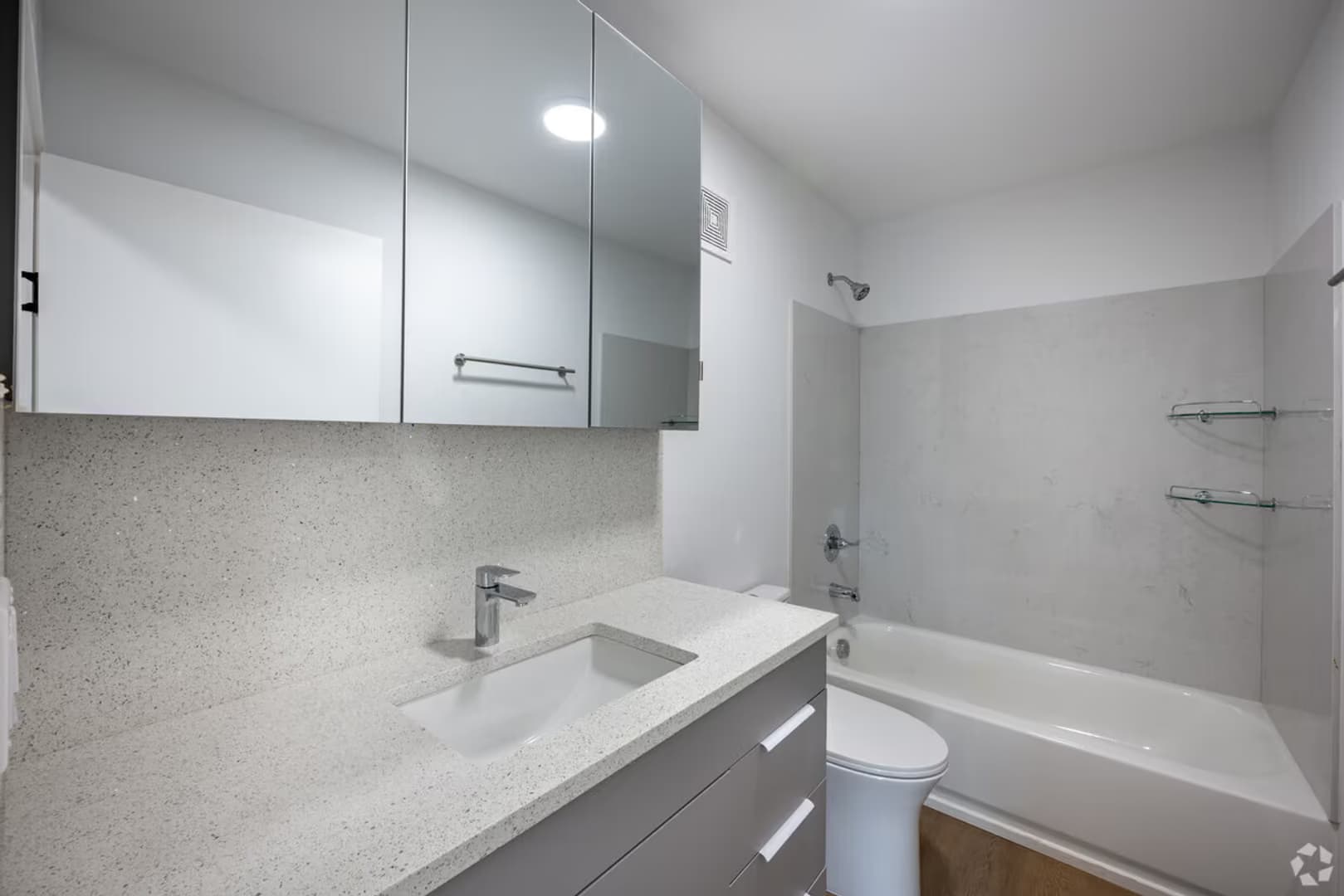 Minneapolis Apartment: 2944 17th Ave South