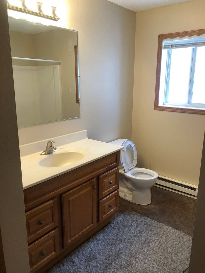 Minneapolis Apartment: 1030 Knox Ave N