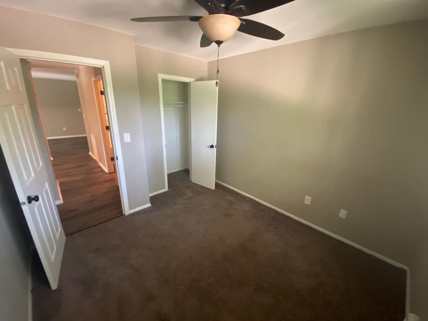 New Hope Apartment: 7104 36th Ave N