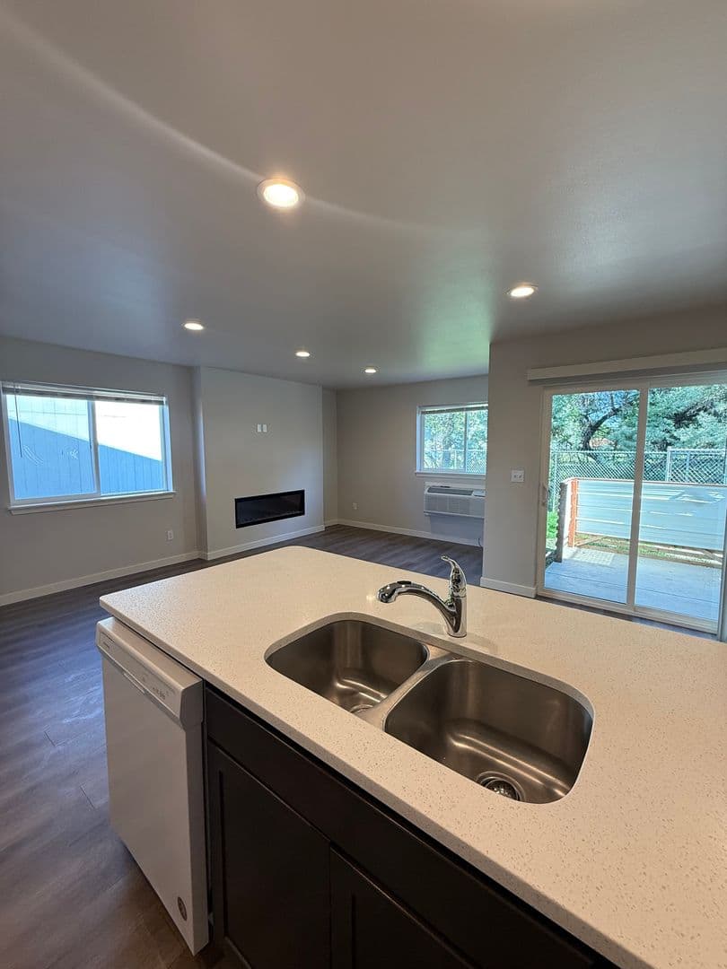 Yakima Townhome: 47 Samantha Court