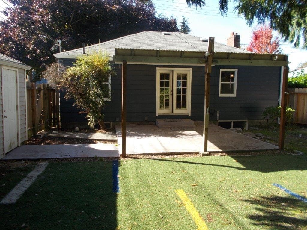 Tacoma House: 715 N. Union