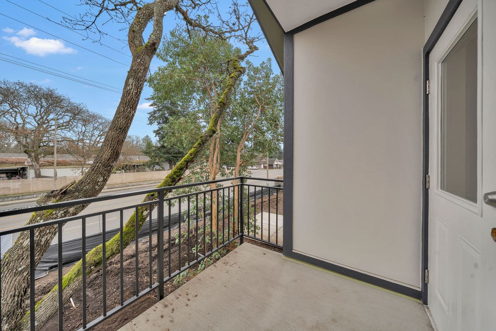 Lakewood Apartment: 8702 Bridgeport Way